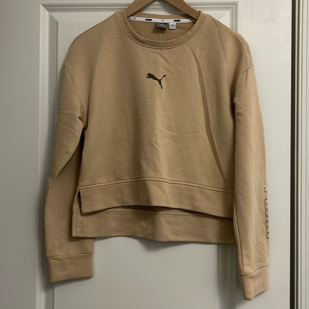 EUC Beige PUMA cropped sweatshirt small